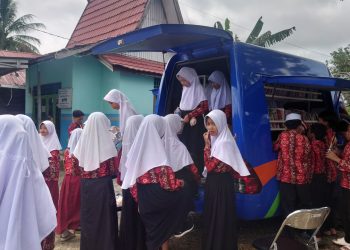 Dispersip Kalsel Gencarkan Literasi Lewat Perpustakaan Keliling di Kabupaten Banjar