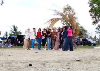 Pantai Mattone, Kusan Hilir Jadi Primadona Baru Wisatawan Lokal