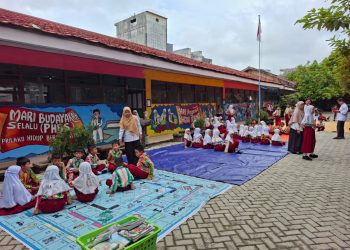 Pusling Dispersip Kalsel Sambangi SDN Melayu 6 Banjarmasin, Ratusan Buku Diserbu Siswa