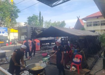 Tak Hanya Amankan Haul Guru Zuhdi, Polresta Banjarmasin Sediakan Dapur Lapangan untuk Jamaah