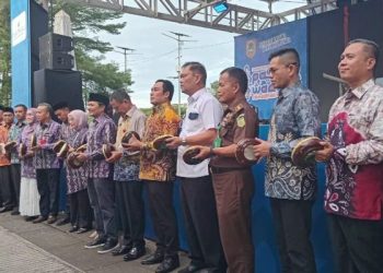 Satpol PP dan Damkar Kalsel Turunkan Puluhan Personel Amankan Pasar Wadai Ramadan