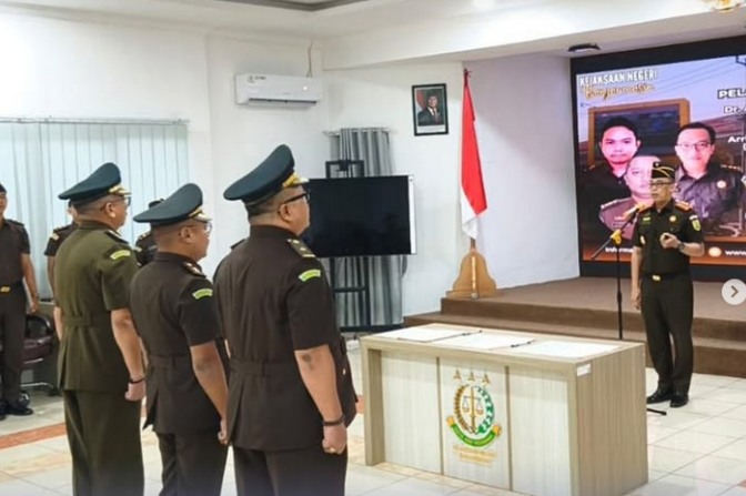 Kejari Banjarmasin Lantik Sejumlah Pejabat, Rotasi untuk Penyegaran Organisasi