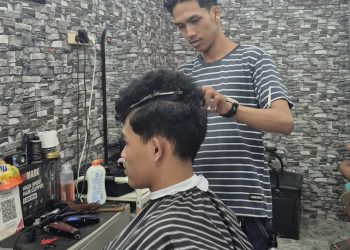 Tradisi Potong Rambut Jelang Hari Raya, Barber Haz Haircut di Kertak Hanyar Kebanjiran Pelanggan