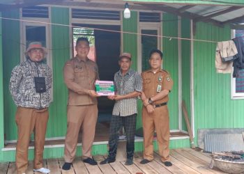 Pemkab Balangan Serahkan Bantuan Rumah Tidak Layak Huni Tahap III di Awayan