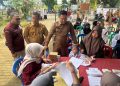 Dinsos Balangan Salurkan Bantuan Permakanan dan Sandang untuk PPKS di Awayan