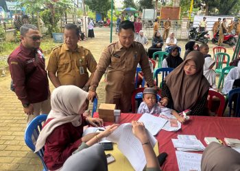 Dinsos Balangan Salurkan Bantuan Permakanan dan Sandang untuk PPKS di Awayan