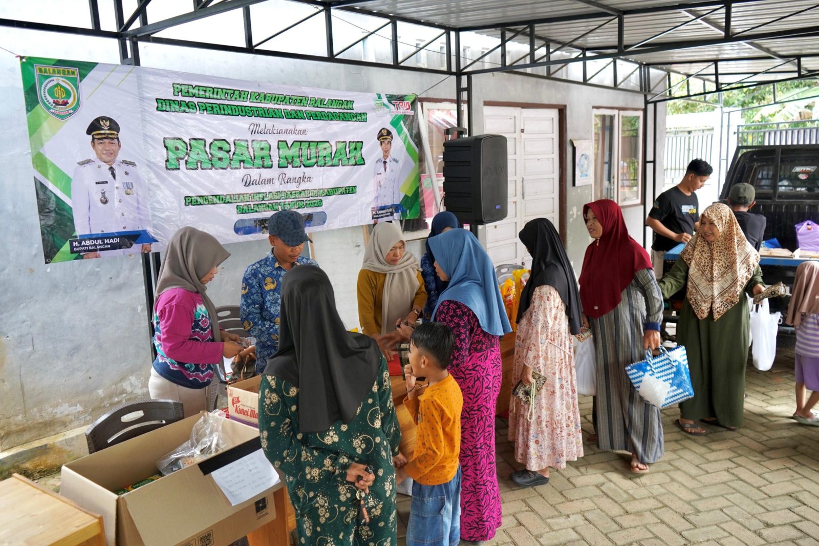 Disperindag Balangan Gelar Pasar Murah di Desa Jimamun untuk Kendalikan Inflasi
