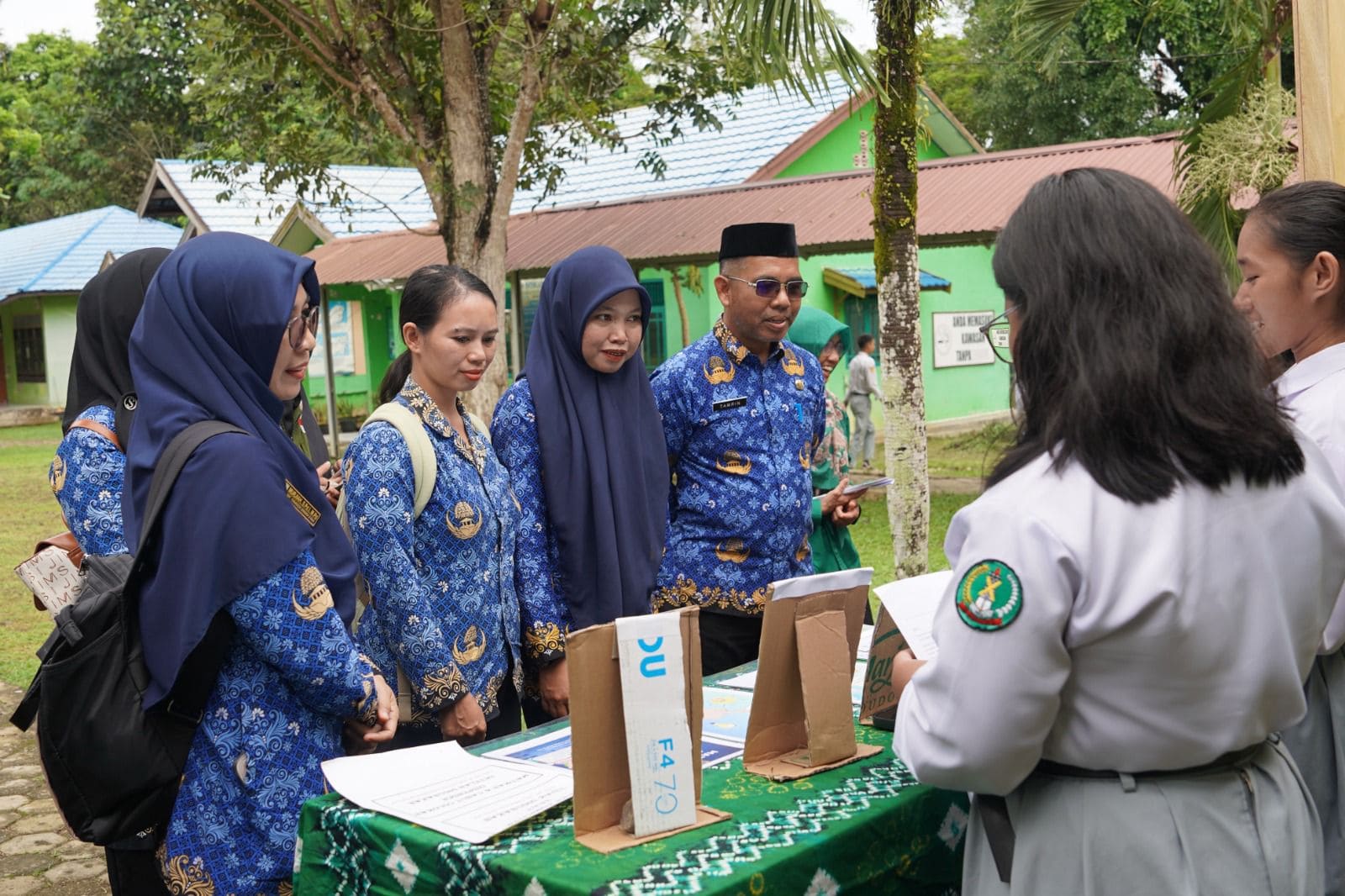 DPLH Balangan Studi Tiru ke SMA Negeri 1 Tanta untuk Perkuat Program Adiwiyata