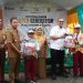 Bantuan Perlengkapan Sekolah Warnai Edukasi Lingkungan di SD Kuin Cerucuk 1