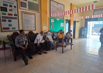 Sinergi Polisi dan Instansi Terkait Amankan ODGJ yang Mengancam Warga di Aluan