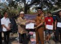 Wabup Balangan Serahkan Bantuan untuk Korban Kebakaran di Awayan dan Juai