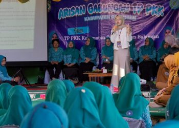 Pemkab Balangan Sosialisasikan Pola Asuh Anak dan Remaja di Desa Tampang