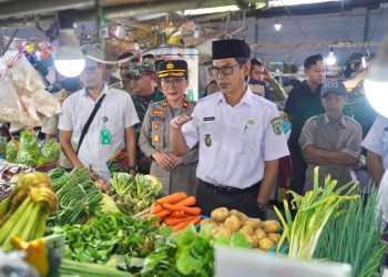 Pemkab Balangan Pantau Harga Bapokting Jelang Idulfitri di Pasar Modern Adaro