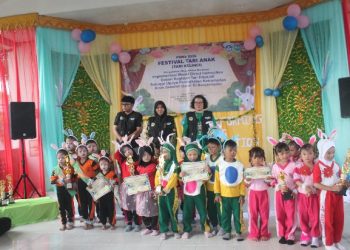 Pakar Jepang dan Filipina Apresiasi Festival Tari Anak yang Digelar ULM