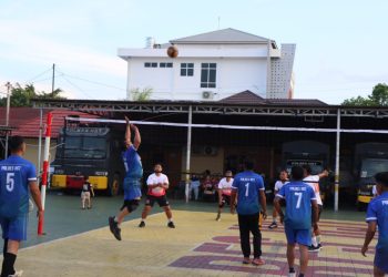 Tim Polsek Gabungan vs Tim Gabungan Bag Sajikan Laga Sengit di Final Voli HST Cup