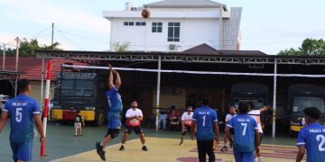 Tim Polsek Gabungan vs Tim Gabungan Bag Sajikan Laga Sengit di Final Voli HST Cup