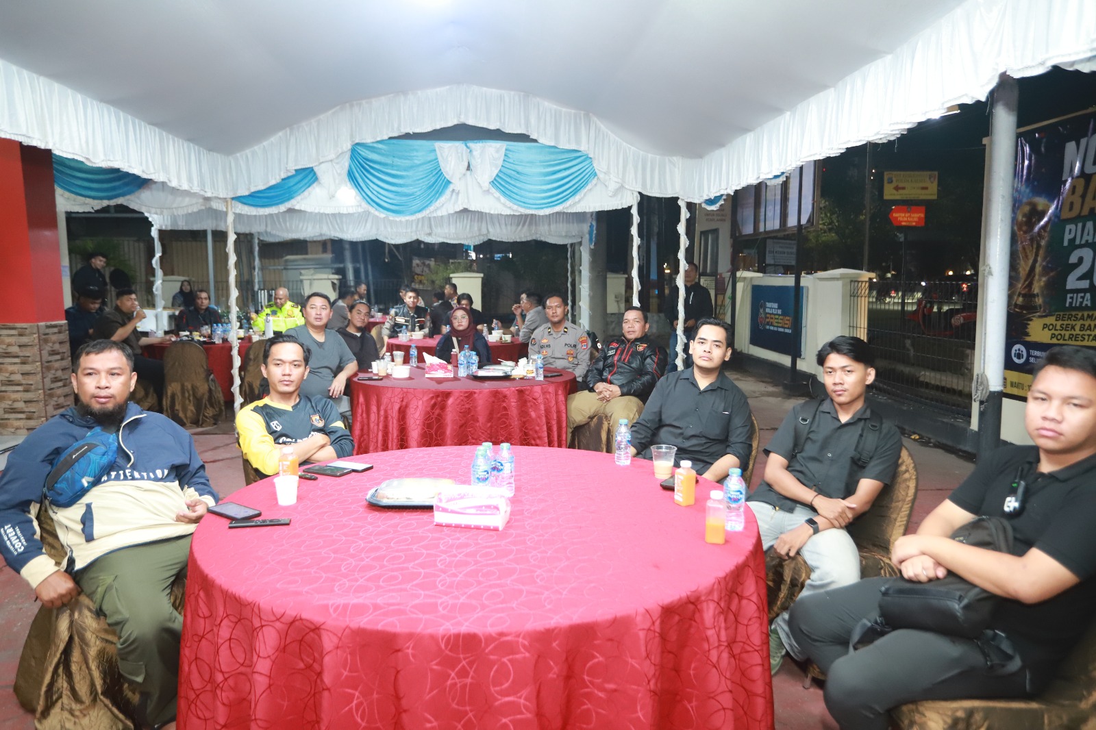 Pererat Kedekatan dengan Masyarakat, Polresta Banjarmasin Nobar Piala Dunia 2026