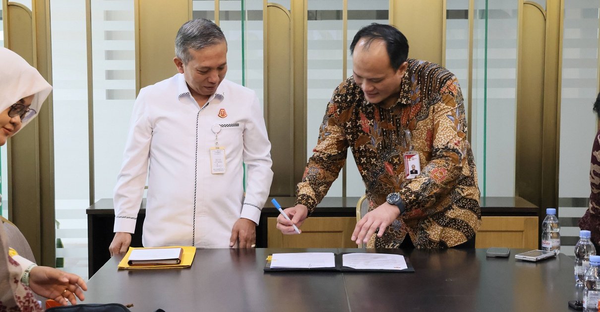 KPK Serahkan Aset Rampasan Korupsi Rp1,63 Miliar kepada Kejaksaan Agung