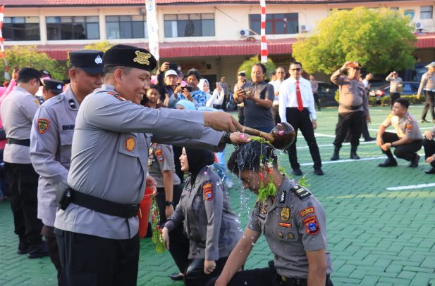 95 Personel Polresta Banjarmasin Terima Kenaikan Pangkat, Diminta Tingkatkan Dedikasi