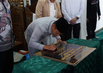 Yamin Resmikan Masjid Jami Ba’alawi Mahatama, Apresiasi Semangat Swadaya Warga