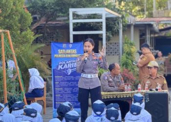 Police Goes To School, Satlantas Tanamkan Budaya Tertib Lalu Lintas di SMPN 2 Banjarmasin