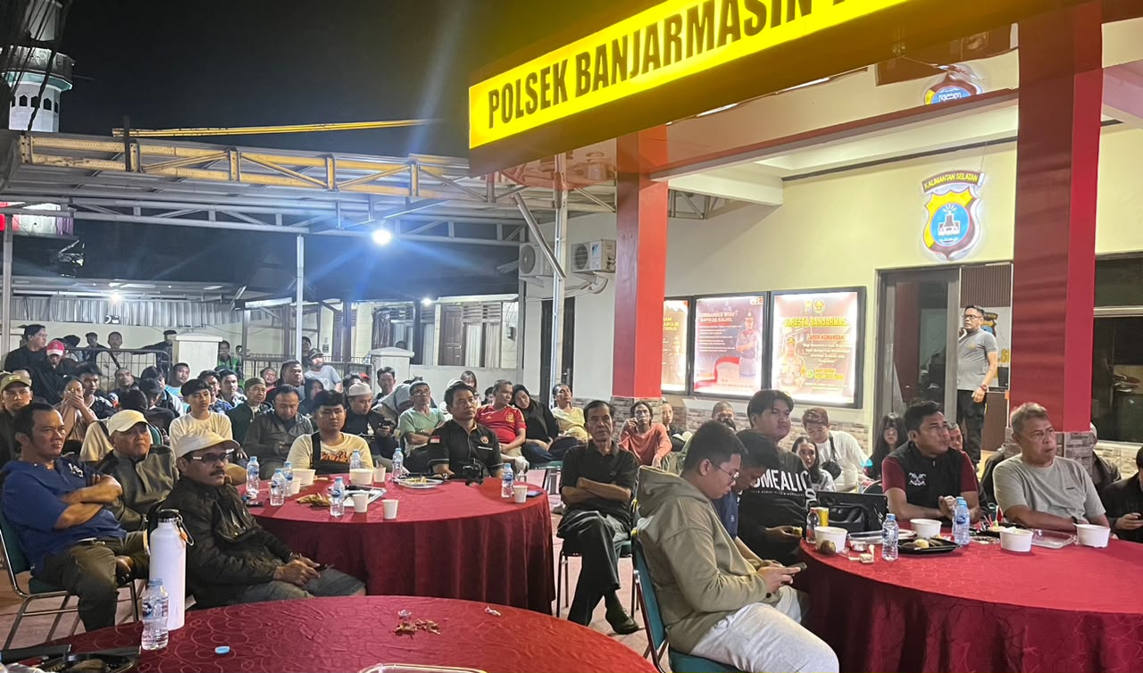 Nobar Final Piala Dunia, Polsek Banjarmasin Timur Pererat Kedekatan dengan Warga