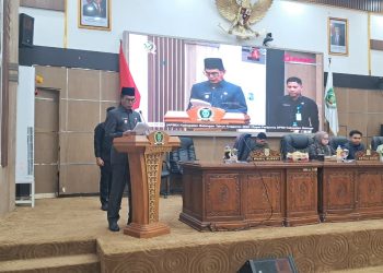 Wabup Balangan Sampaikan Jawaban Pemerintah atas Pandangan Fraksi DPRD tentang Raperda APBD 2025