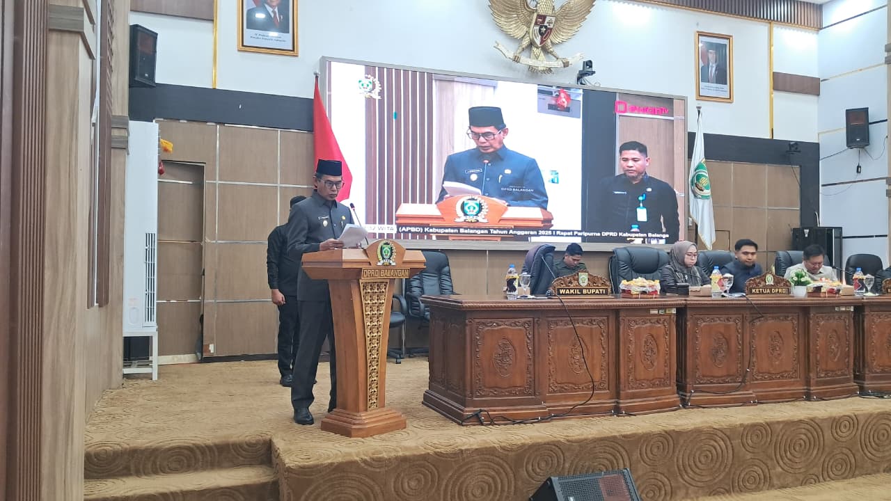 Wabup Balangan Sampaikan Jawaban Pemerintah atas Pandangan Fraksi DPRD tentang Raperda APBD 2025