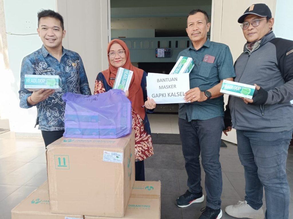 Perkuat Penanganan Karhutla, GAPKI Kalsel Kerahkan Personel dan Salurkan 20 Ribu Masker