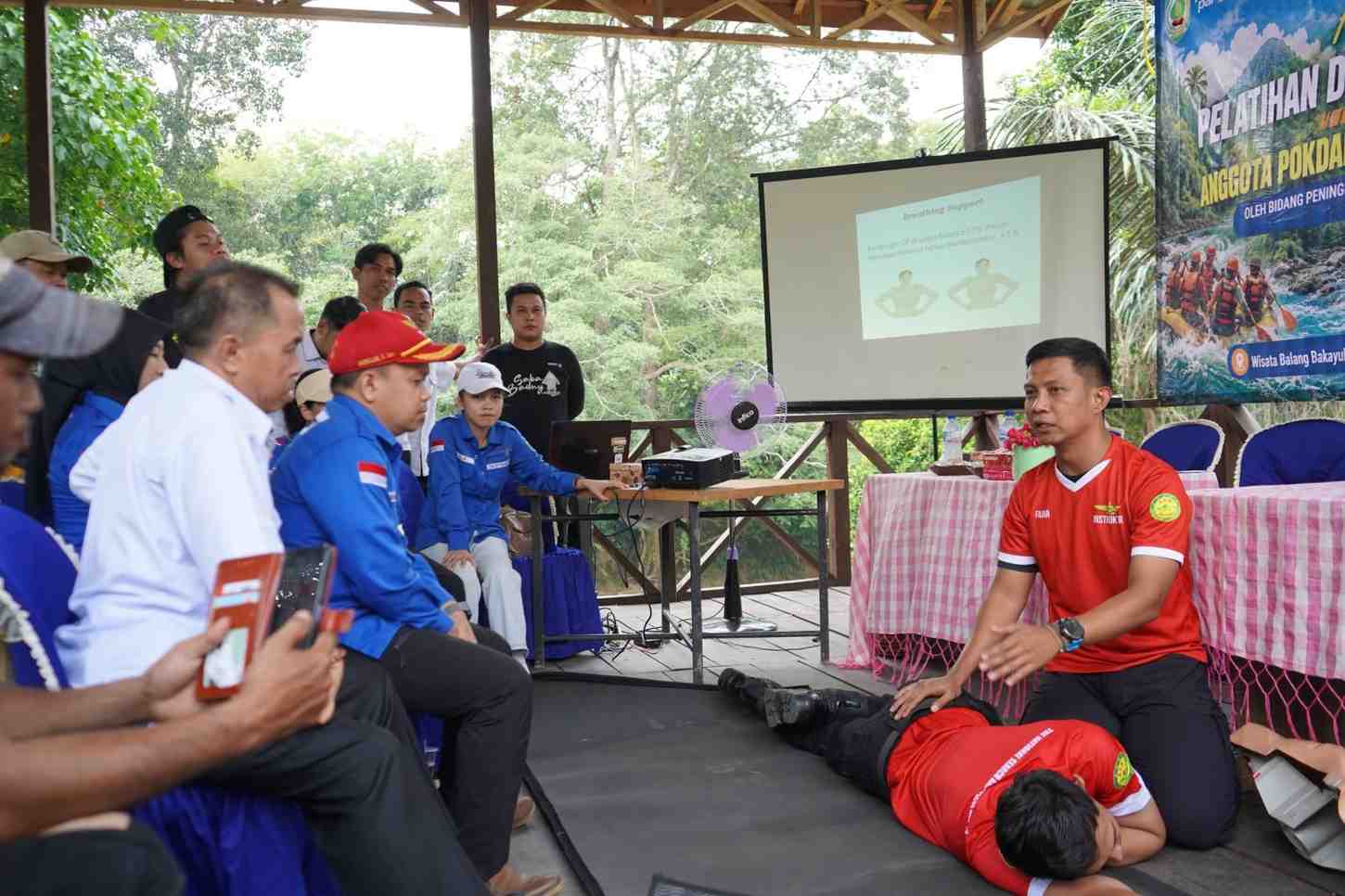 Pokdarwis Balangan Dibekali Pelatihan Rescue, Tingkatkan Keamanan Wisatawan
