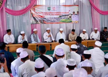 Pemkab Balangan Salurkan Bantuan Pendidikan untuk 535 Santri di Balangan dan Amuntai