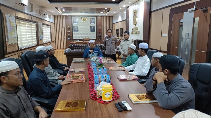 Perkuat Ikhtiar Spiritual, Kapolresta Banjarmasin Undang Ustad Gelar Khataman Al-Qur’an