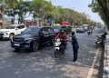 Dispersip Kalsel Bagikan Masker Gratis di Tengah Kabut Asap