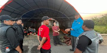 Datangi Posko Karhutla, Emi Lasari Beri Semangat Relawan yang Berjibaku Padamkan Api