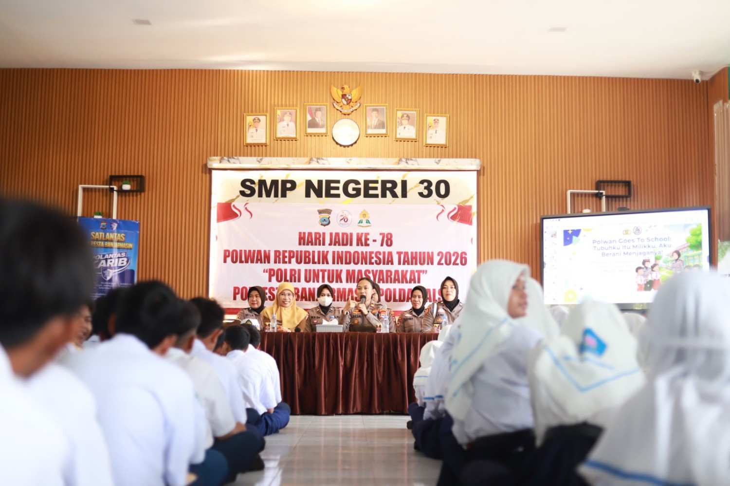 Polwan Goes To School, Srikandi Polresta Banjarmasin Ajak Pelajar Jauhi Narkoba dan Bullying