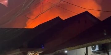 Api Berkobar Dini Hari, Bedakan 4 Pintu dan Rumah Kost di Banjarmasin Ludes