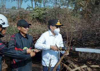 Dukung Penanganan Karhutla, Hasnur Group Tambah Bantuan Pompa Air ke Pemprov Kalsel