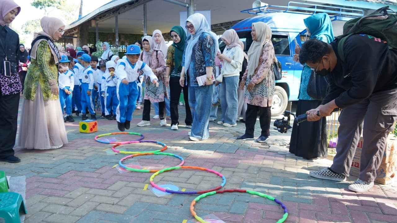 Tak Cuma Baca Buku, Anak PAUD Banjarmasin Diajak Jelajah Literasi Sambil Kenal Satwa