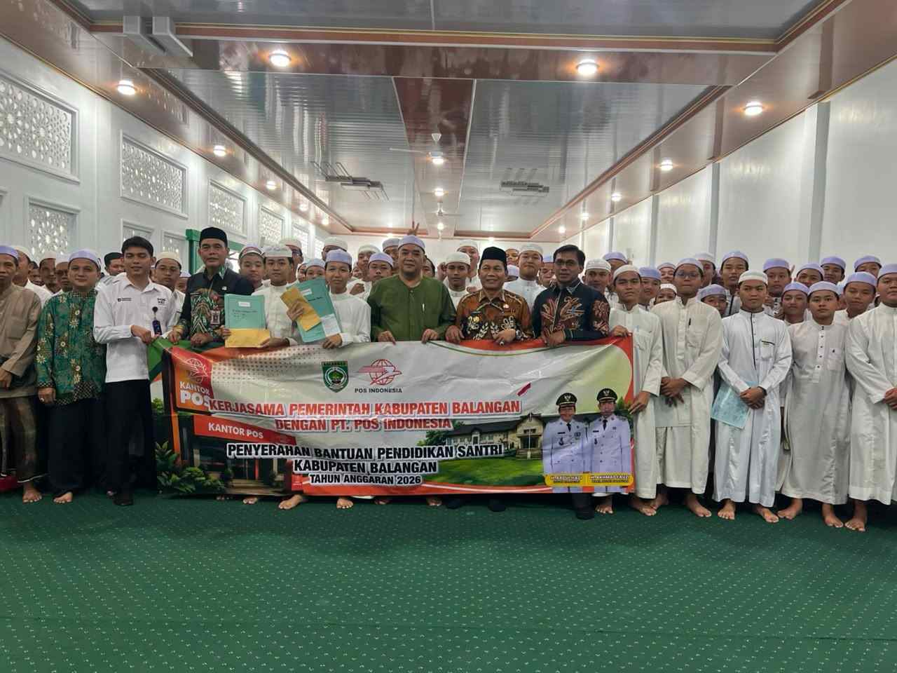 Pemkab Balangan Salurkan Bantuan Pendidikan untuk 2.751 Santri