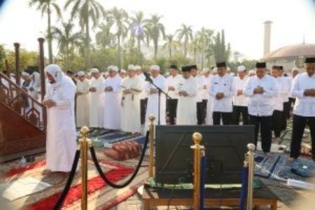 Di Tengah Kepungan Karhutla, Pemprov Kalsel Memohon Hujan Lewat Salat Istisqa