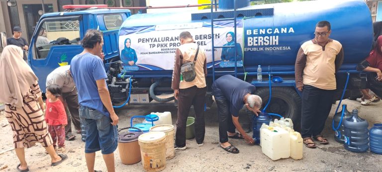 Warga Banjarmasin Kesulitan Air Bersih, Pemprov Kalsel Turunkan Tangki Bantuan