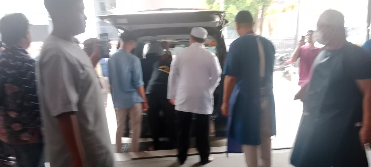 Jenazah Mantan Gubernur Kalsel Rudy Ariffin Disalatkan di Masjid Al Jihad
