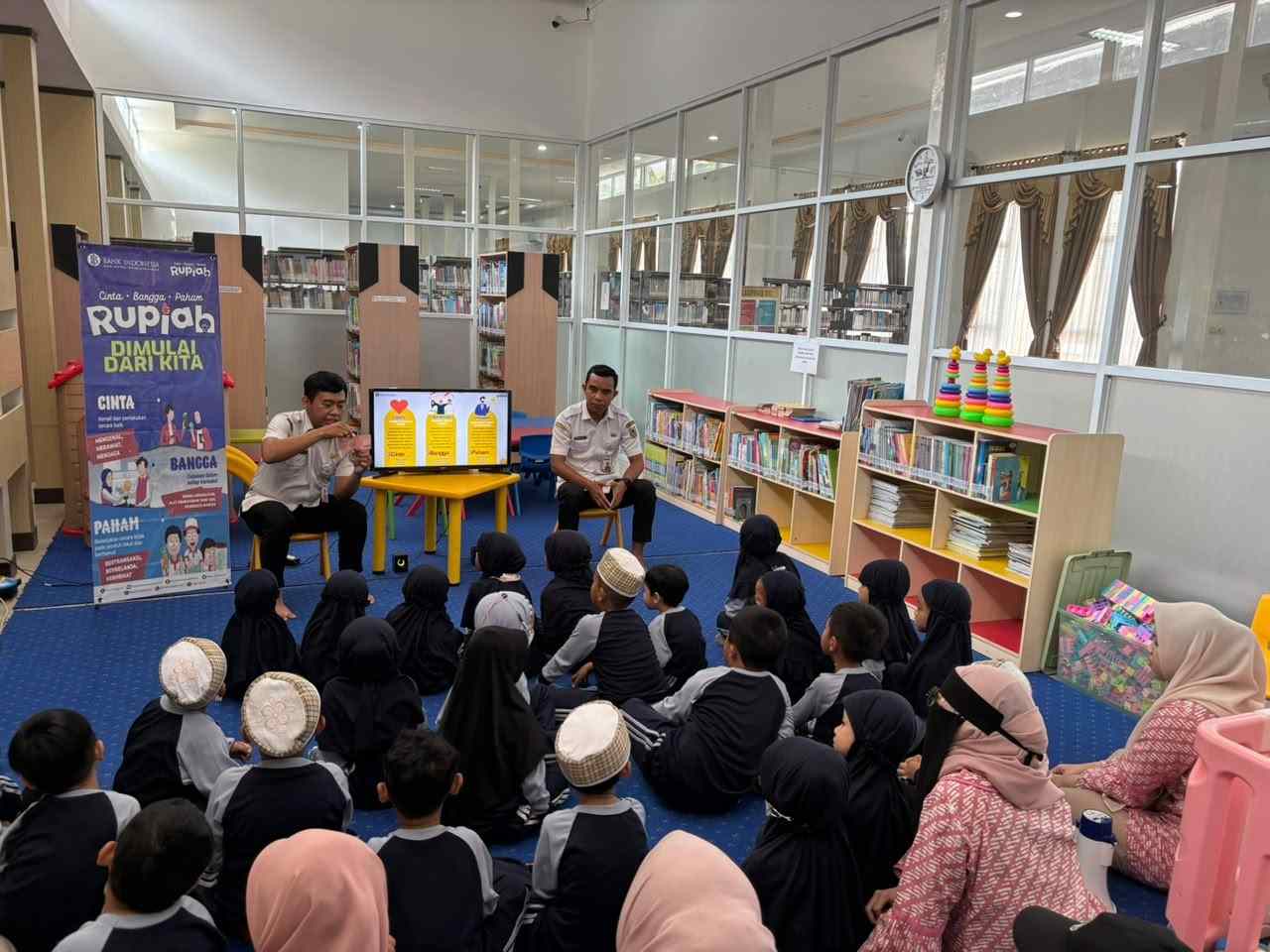Serunya Wisata Literasi, Puluhan Anak PAUD Al Hanif Kenal Buku Sejak Dini