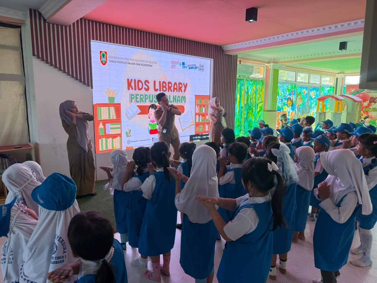 Hari Kunjung Perpustakaan, Puluhan Anak TK Jelajahi Perpustakaan Palnam