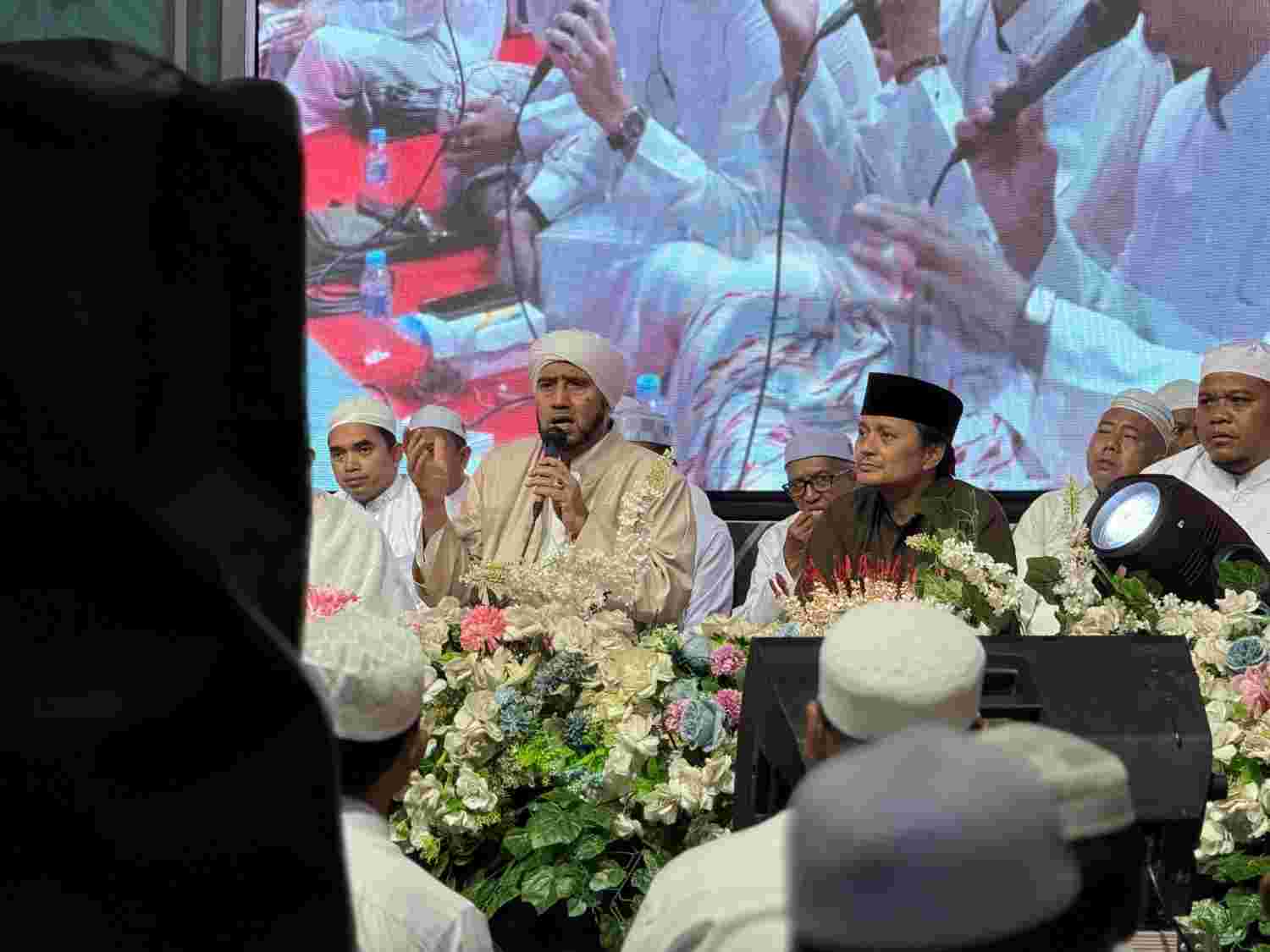 Bersholawat Bersama Habib Syech, Hasnuryadi Ajak Warga Teladani Rasulullah