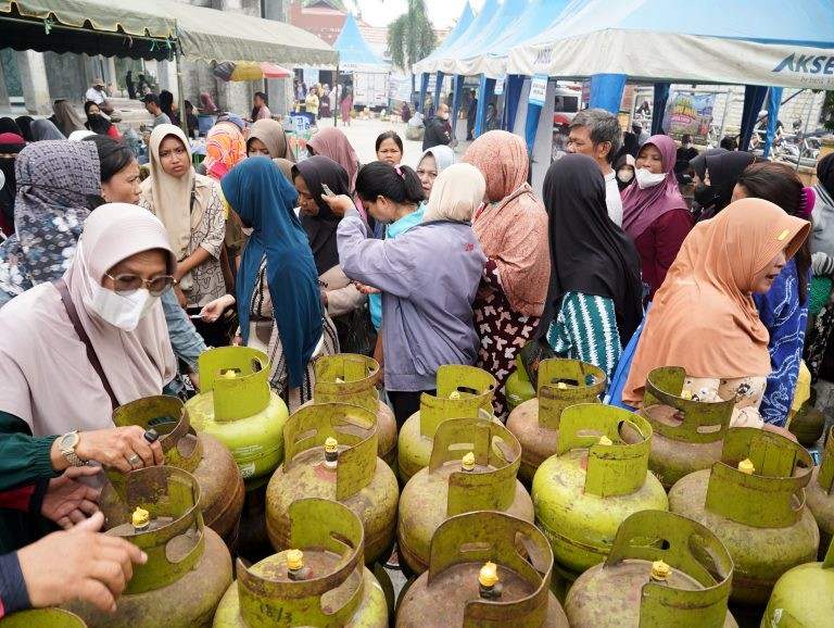 Lima Kelurahan Jadi Sasaran, Pasar Murah Bersubsidi Banjarbaru Resmi Berakhir