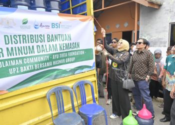 Ringankan Beban Kekeringan, NSC Peduli Tebar Bantuan Air Mineral Galon di Tiga Daerah