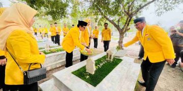 Ziarahi Makam Pahlawan hingga Haji Leman, Hasnuryadi Tegaskan Komitmen Pengabdian Golkar Kalsel