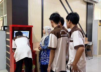 Pelajar SMK Muhammadiyah 3 Banjarmasin Antusias Jelajahi Fasilitas Perpustakaan Palnam