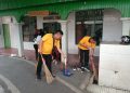 Polsek Banjarmasin Tengah dan Warga Bersihkan Lingkungan Lewat Program Green Policing